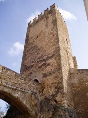 Castillo, puente y torre del Homenaje